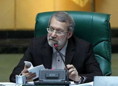 لاریجانی: عده ای جرأت انتقاد از شورای نگهبان را ندارند به مجلس انتقاد می کنند