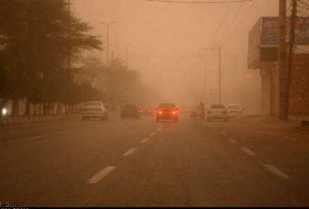 گرد و خاک آسمان اهواز و خوزستان را فرا گرفت