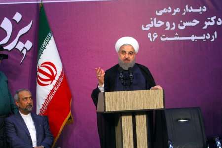 روحانی:پیگیر اشتغال جوانان نه با شعار بلکه با عمل هستیم