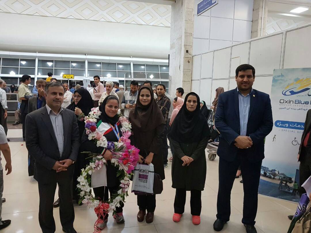 گزارش تصویری استقبال از هاشمیه متقیان مدال آور رقابت های جهانی در فرودگاه اهواز