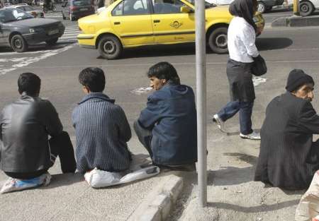 ماهانه ۶۵۲ نفر در خوزستان از کار بیکار می شوند