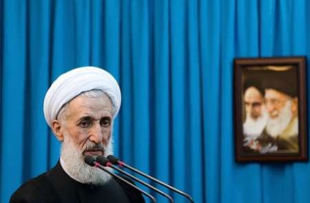 خطیب جمعه تهران : مشکل گشایان جنگ قادر به حل مشکل جنگ اقتصادی هستند
