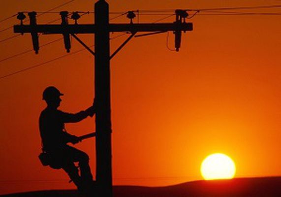 توضیح شرکت برق در خصوص قطعی برق شب گذشته در مناطق مختلف اهواز