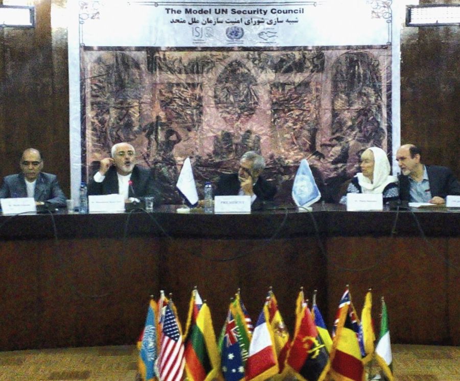 ظریف: قطعنامه‌های شورای امنیت نه همه‌چیز نه کاغذپاره است