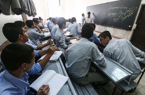 نماینده اهواز: مشکل مدرسه شهید مفتح در حال پیگیری است