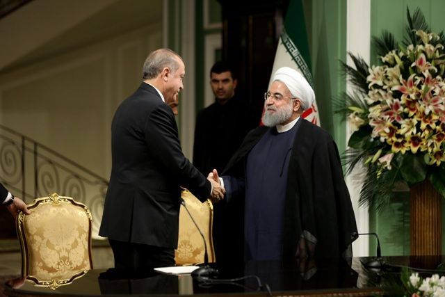 رئیسان جمهوری ایران و ترکیه بر تقویت همکاریهای دوجانبه و چندجانبه تاکید کردند