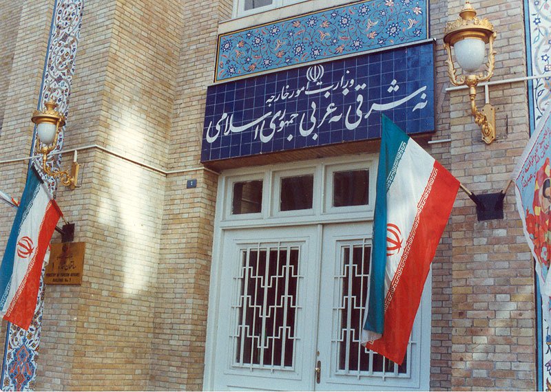 سیاست ایران صلح وثبات در منطقه و سیاست های آمریکا حمایت از گروه های تروریستی و رژیم های سرکوبگر است