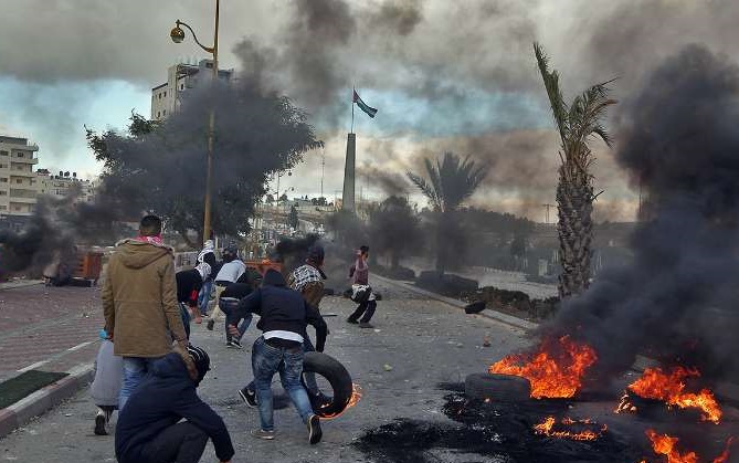 ۲ شهید و بیش از ۱۱۰۰ زخمی در درگیری های اخیر صهیونیست ها با مردم فلسطین