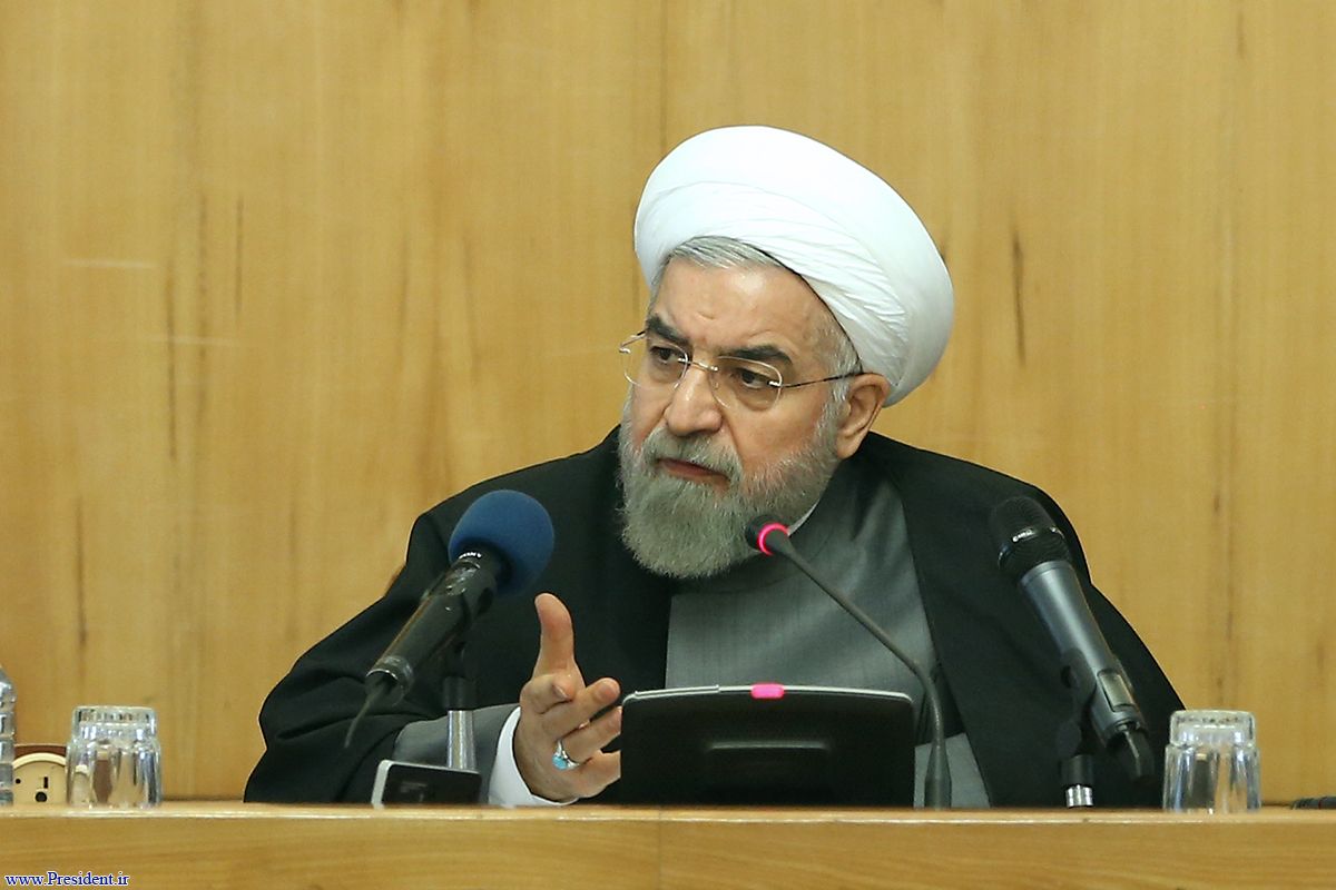 روحانی:دولت نباید در توسعه فضای مجازی از جهان عقب بماند