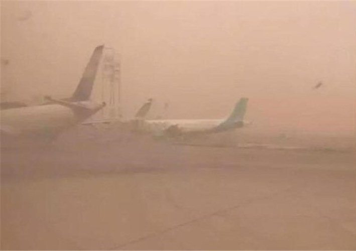 گرد و خاک ۱۱ پرواز فرودگاههای بین المللی اهواز و آبادان را لغو کرد