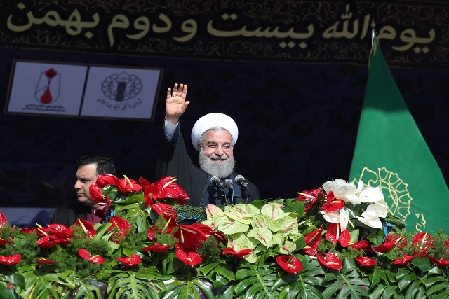 روحانی: همه را سوار قطار موفقیت انقلاب کنیم / مقابله با ریزگردها سال آینده شدیدتر می شود