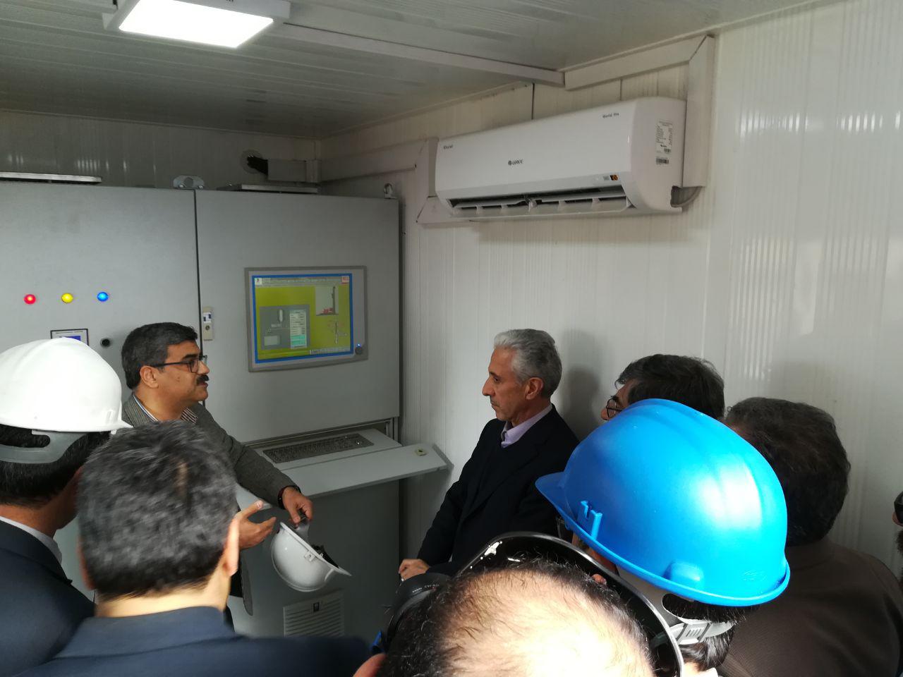 وزیر علوم از طرح ملی طراحی و ساخت پمپ های سرچاهی در اهواز دیدن کرد