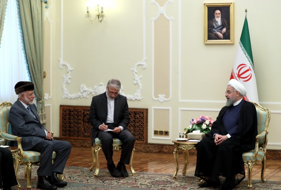 رئیس‌ جمهوری: ایران مصمم به توسعه همه جانبه روابط با عمان است