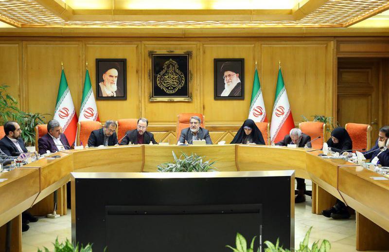 وزیر کشور؛ دولت از تولید پوشاک ایرانی – اسلامی حمایت می کند
