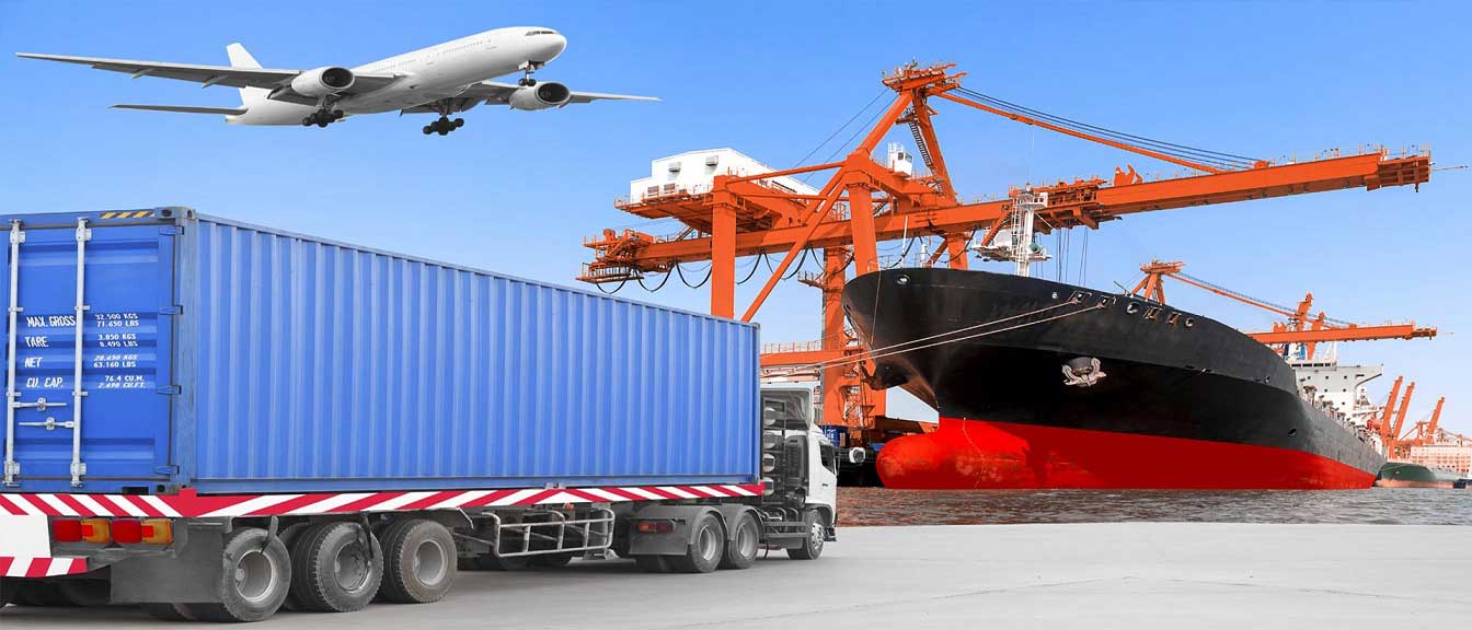 جهانگیری: نباید وقفه ای در جریان صادرات و واردات کشور ایجاد شود