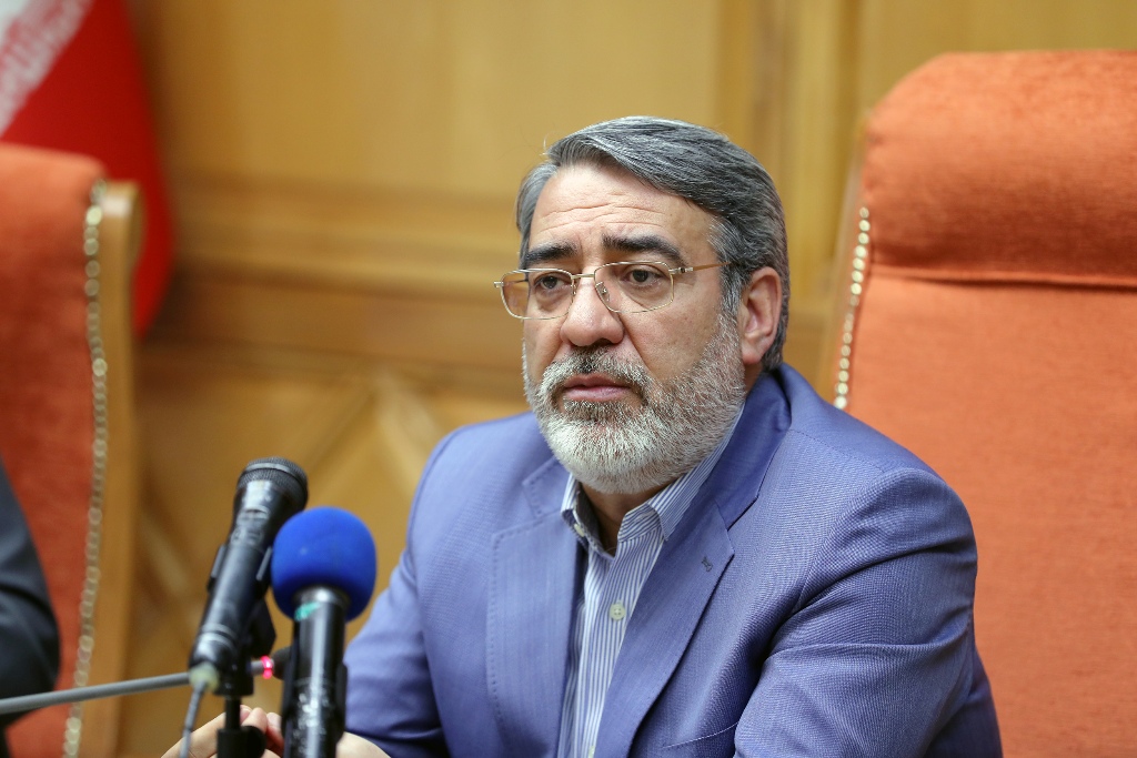 وزیر کشور: اقدام خلاف قانون مامور نیروی انتظامی با سرعت رسیدگی شود