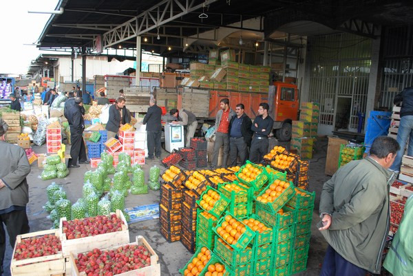 بازار میوه و تره بار اهواز به حال خود رهاشده است