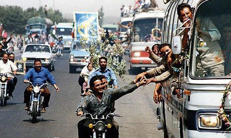 ۲۶ مرداد ۶۹ ؛ روزی که ایران یکپارچه آغوش شد