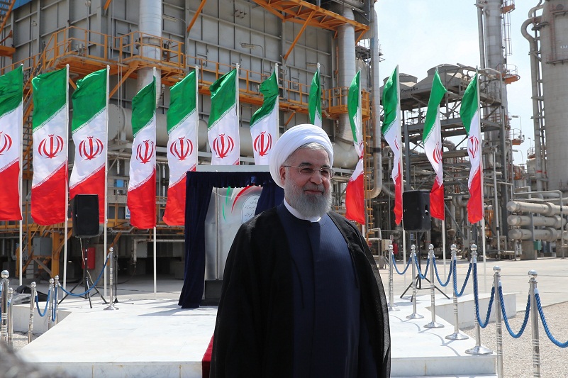 روحانی : کاروان سازندگی ایران متوقف نمی شود