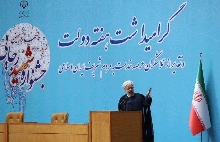 روحانی : دولت در صف مقدم جنگ اقتصادی است