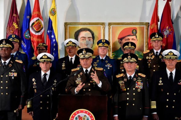 حمایت قاطع وزیر دفاع ونزوئلا از دولت قانونی«نیکلاس مادورو»