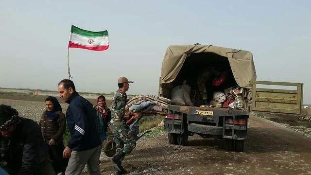 کمک رسانی نیروی های تیپ۲۹۲زرهی ارتش به مردم پایین دست سد دز در دزفول