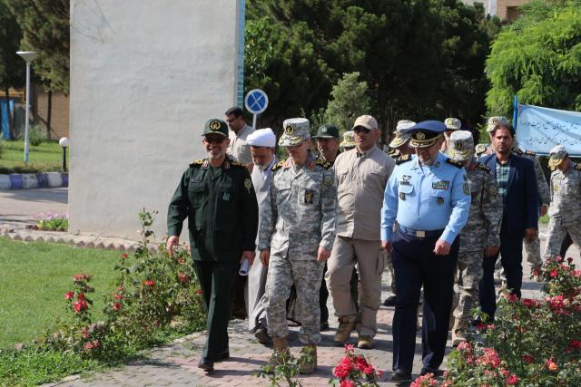 سرلشکر باقری از محصولات وزارت دفاع در مشهد بازدید کرد