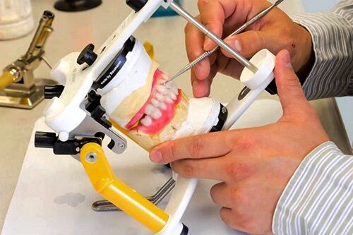 شش هزار لابراتوار دندان‌سازی غیر مجاز در کشور فعالیت می‌کنند