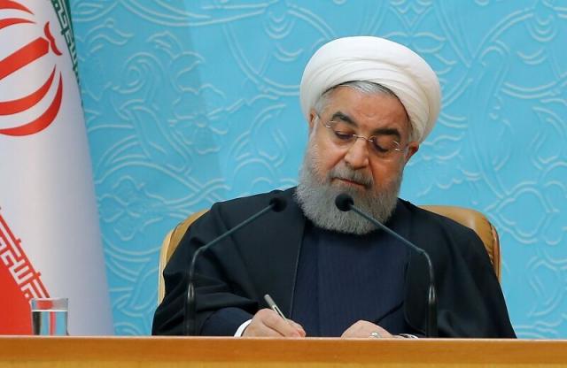 روحانی «قانون تسهیل تسویه بدهی بدهکاران شبکه بانکی کشور» را ابلاغ کرد