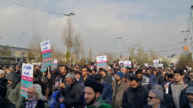 هزاران نفر در تهران به مناسبت شهادت سردار سلیمانی تظاهرات کردند