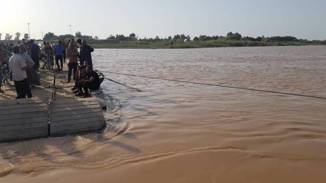 سرباز ارتش هنگام تعمیر پل شناور دهستان عنافجه در کارون غرق و جان باخت