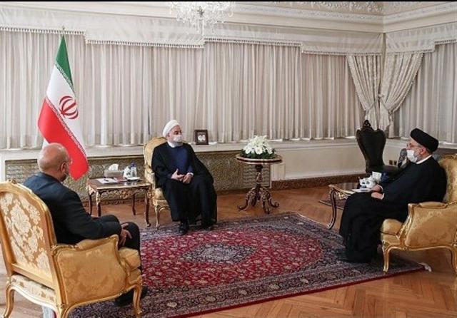 روحانی: همکاری سه قوه می تواند حل مشکلات را تسریع کند