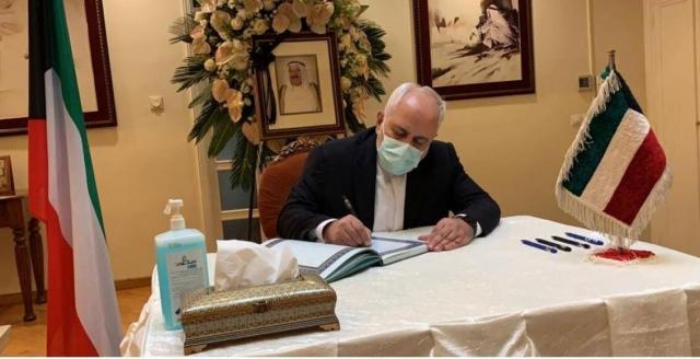 ظریف دفتر یادبود امیر فقید کویت را امضا کرد