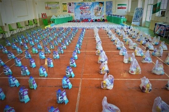 پنج هزار بسته تحصیلی به دانش آموزان نیازمند دزفول اهدا شد