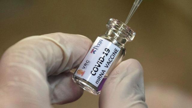 سخنگوی وزارت بهداشت: ایران در حال رایزنی برای خرید واکسن خارجی کروناست