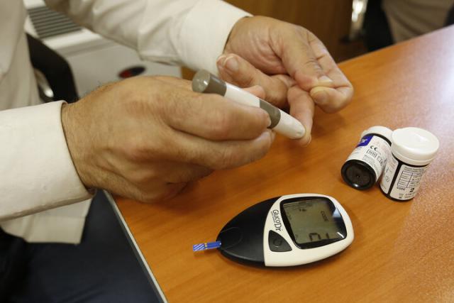کمبود انسولین و سرگردانی بیماران دیابتی در آبادان و خرمشهر