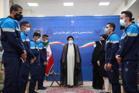 لبخند رضایت ورزشکاران مدال‌آور فارس از دیدار با رئیس‌جمهوری