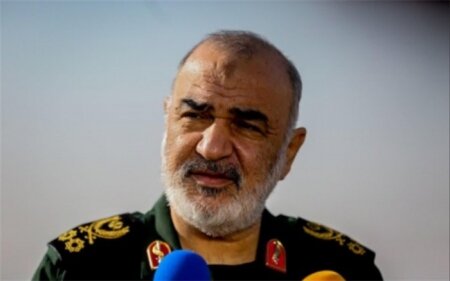 سردار سلامی : ایران اولین کشور مسلمانی است که ماهواره در فضا قرار می دهد