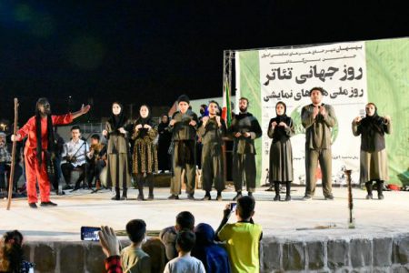 شادپیمایی و جشن «روز جهانی تئاتر» و «روز ملی هنرهای نمایشی» در بهبهان برگزار شد