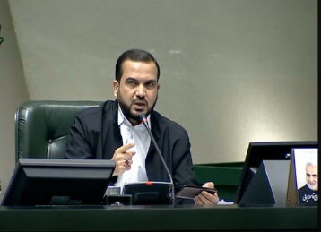 نطق مجتبی یوسفی نماینده اهواز در صحن علنی مجلس در دفاع از افزایش حقوق بازنشستگان ، کارگران و کارمندان