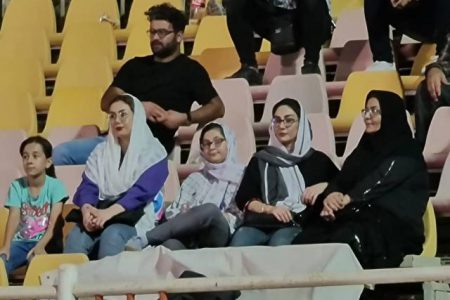 اولین تجربه حضور بانوان در سکوی ورزشگاه های خوزستان