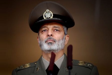 فرمانده کل ارتش: برای پیگیری منافع، همراه جهادگران عرصه دیپلماسی هستیم